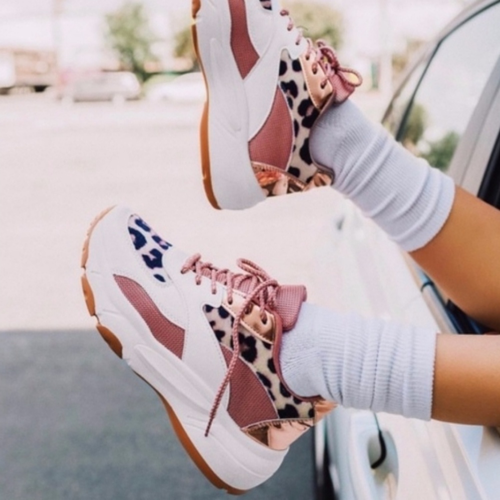 Sale!🔥💝🆕️Icey Pink Leopard Sneakers💝Size 10 - Picture 2 of 8
